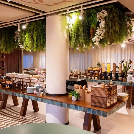 Hyatt Centric Malta San Julián